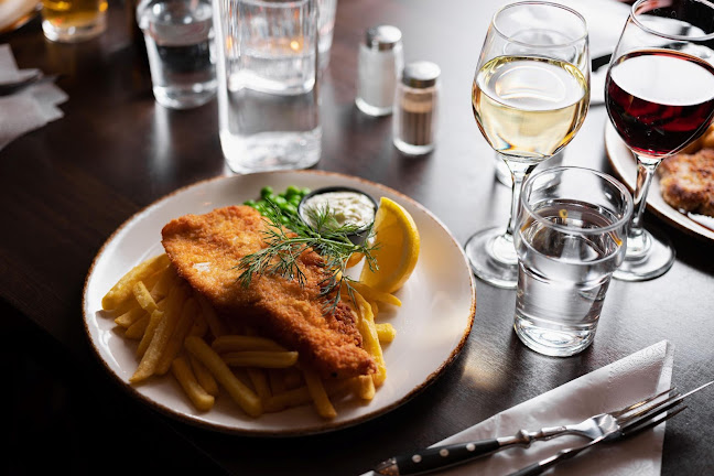 The Flying Horse - Gastronomi och hotellverksamhet