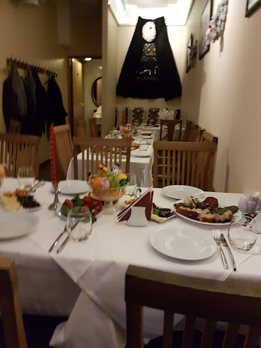 Tiflisi - Gastronomi och hotellverksamhet