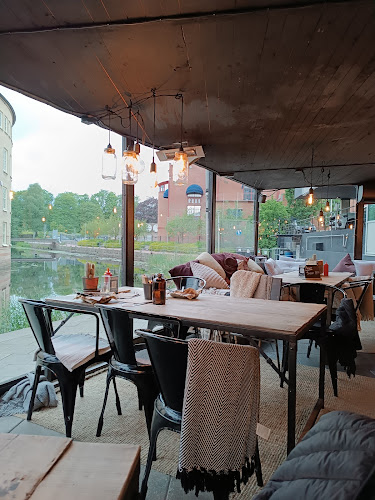 Comments and reviews of Tugg Burgers