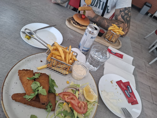 Comments and reviews of La piazza