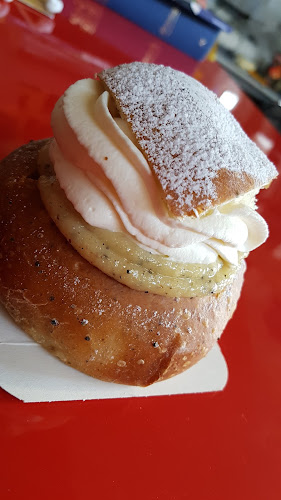 Ronaldo's Bread - Gastronomi och hotellverksamhet