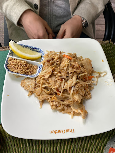 GinnDee Sushi & Wok - Gastronomi och hotellverksamhet