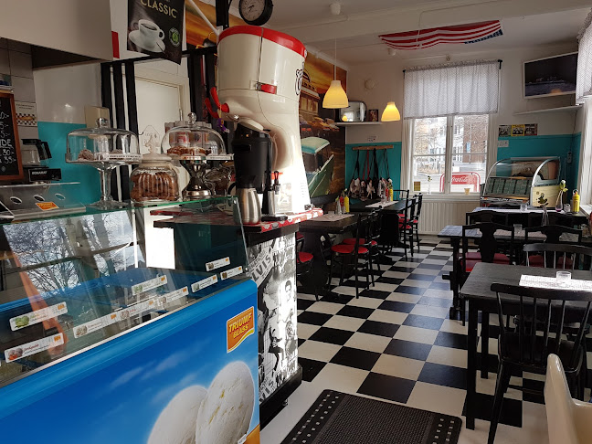 Strandparkens Kiosk, Café & Diner