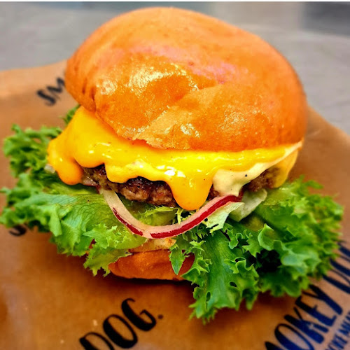 Opinii despre Smokey Dog în Göteborg - Gastronomi och hotellverksamhet