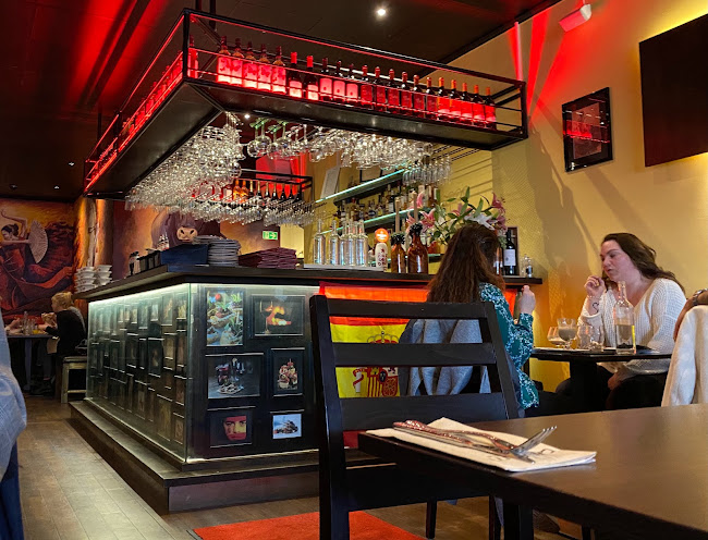 Opinii despre Caliente Tapas & Bar - Restaurang Enköping în Enköping - Gastronomi och hotellverksamhet