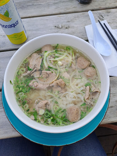 Luxury Sushi - Gastronomi och hotellverksamhet