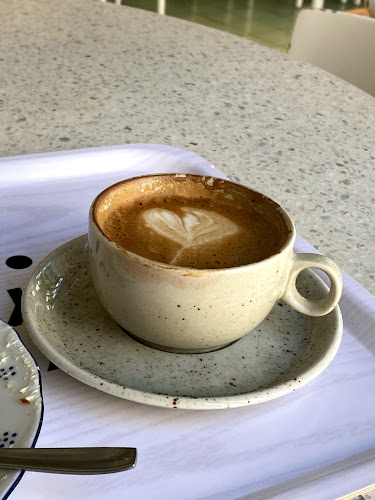 Comentarii opinii despre Sally Voltaire & Systrar