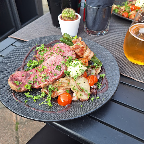 Vingårdens Bar & Bistro - Gastronomi och hotellverksamhet