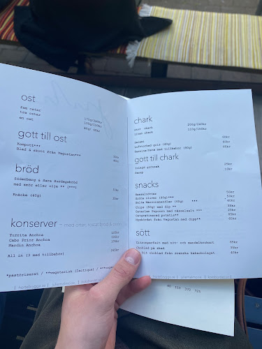 Opinii despre Julie Vinbar în Malmö - Gastronomi och hotellverksamhet