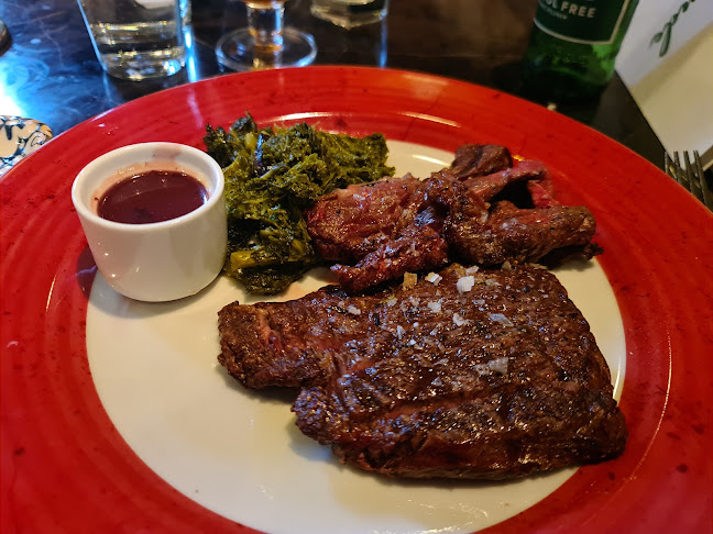 Napulé - Gastronomi och hotellverksamhet