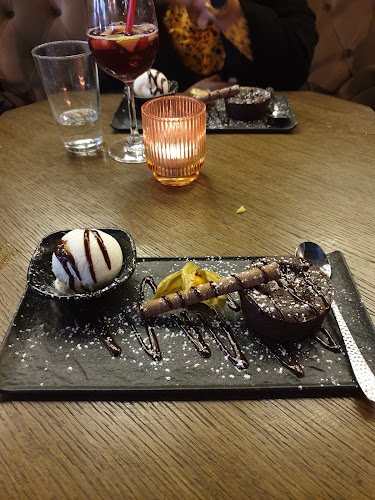 Adolf Fredriks kyrkogata 12, 111 37 Stockholm