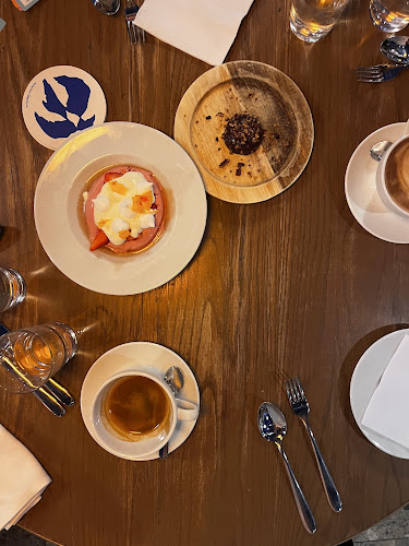 Riche Fenix - Gastronomi och hotellverksamhet