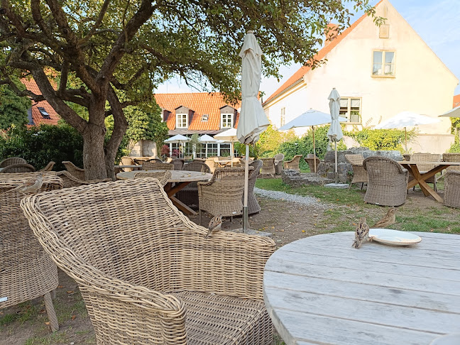 Sankt Hans Café Phone number