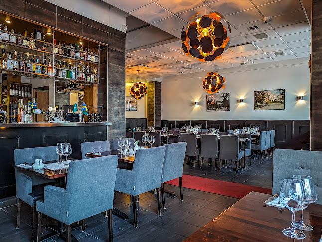 Black and White - Gastronomi och hotellverksamhet