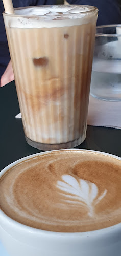 Cafè Pom & Flora Vasastan Open Times