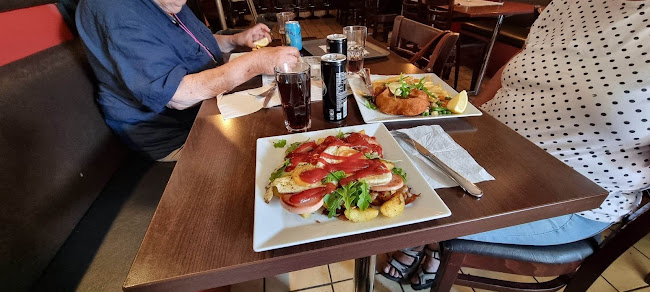 Ben's Burger & Pizzeria - Gastronomi och hotellverksamhet