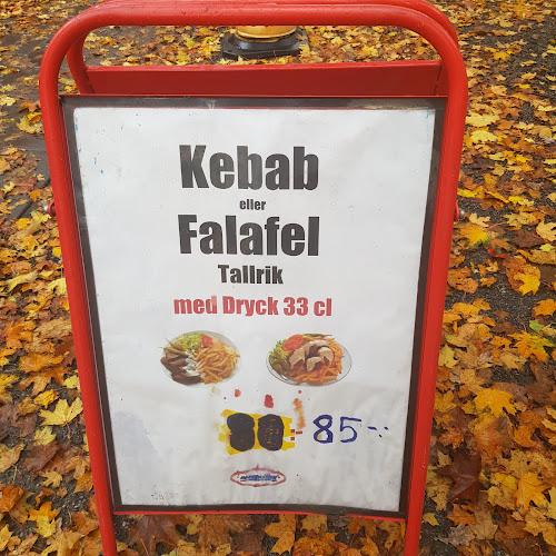 Essingegrillen - Gastronomi och hotellverksamhet