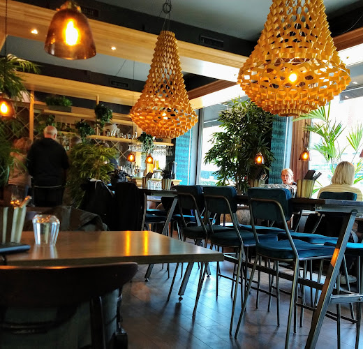 Gujju - Gastronomi och hotellverksamhet