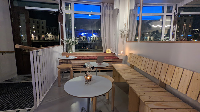 Bulot - Gastronomi och hotellverksamhet