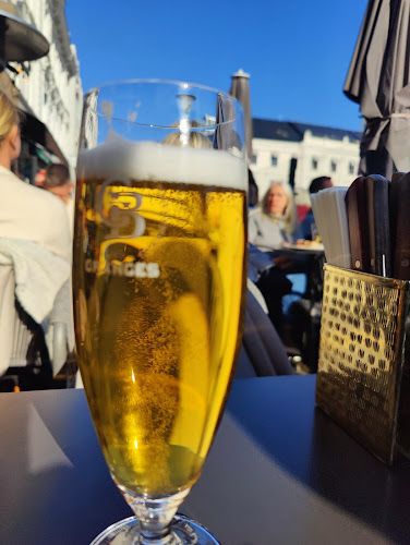 Gustav Adolf - Gastronomi och hotellverksamhet