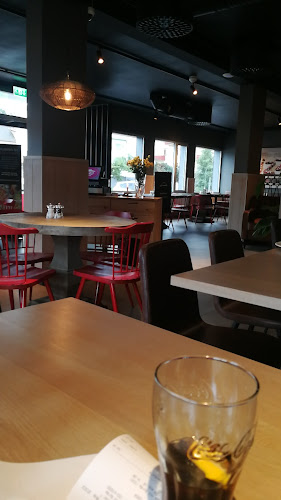 Pizza Hut Borås - Gastronomi och hotellverksamhet
