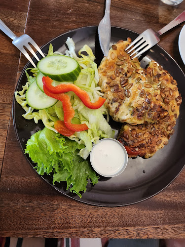 Comentarii opinii despre Café and the Bakery