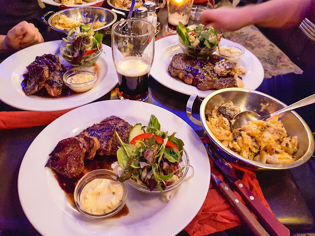 Opinii despre Tudor Arms Pub and Restaurant în Stockholm - Gastronomi och hotellverksamhet