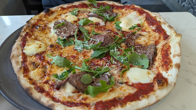 Pizzaspaden - Gastronomi och hotellverksamhet