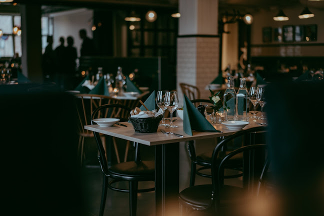 Madame Brasserie & Café - Gastronomi och hotellverksamhet