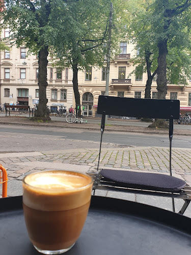 Manniny - Gastronomi och hotellverksamhet