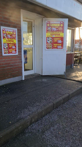 F-13 Pizzeria - Gastronomi och hotellverksamhet