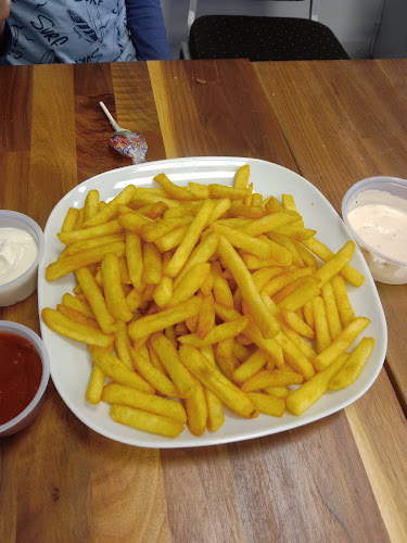 Papillon pizzeria - Gastronomi och hotellverksamhet