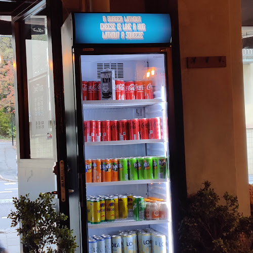 Mums Burgers - Gastronomi och hotellverksamhet