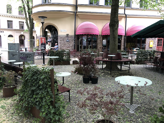 Bistro Bananas - Gastronomi och hotellverksamhet