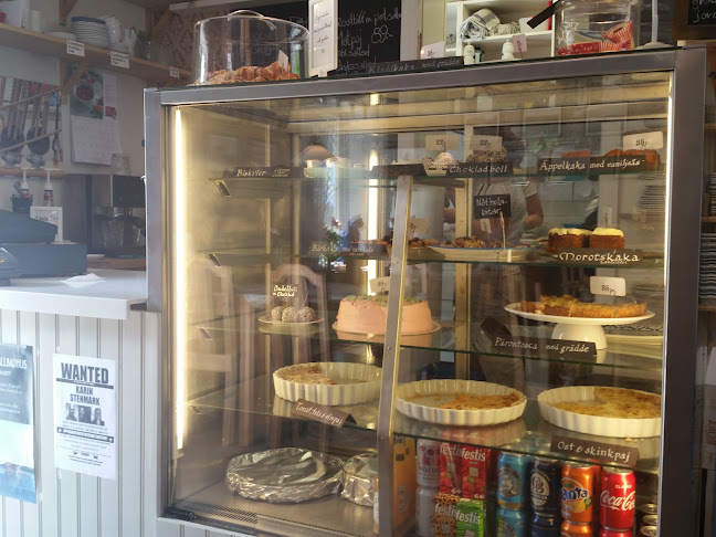 Café Blå Katten Open Times