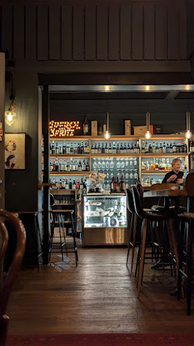 Gallo Papa Vinbar - Gastronomi och hotellverksamhet