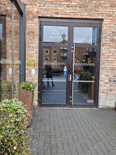 Comentarii opinii despre Madame Brasserie & Café
