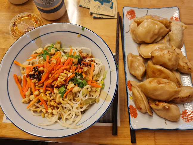 Fengsson Dumpling House - Gastronomi och hotellverksamhet