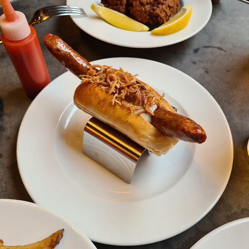 Riche Fenix - Gastronomi och hotellverksamhet