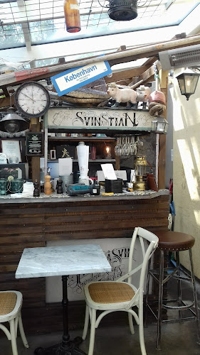 L.A. Bar - Gastronomi och hotellverksamhet