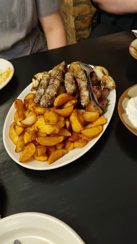 Le Baron Restaurang & Pizzeria - Gastronomi och hotellverksamhet