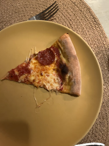 Opinii despre VÅR PIZZA în Älvsjö - Gastronomi och hotellverksamhet