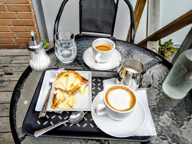 Opinii despre Adams Kafé în Skarpnäck - Gastronomi och hotellverksamhet