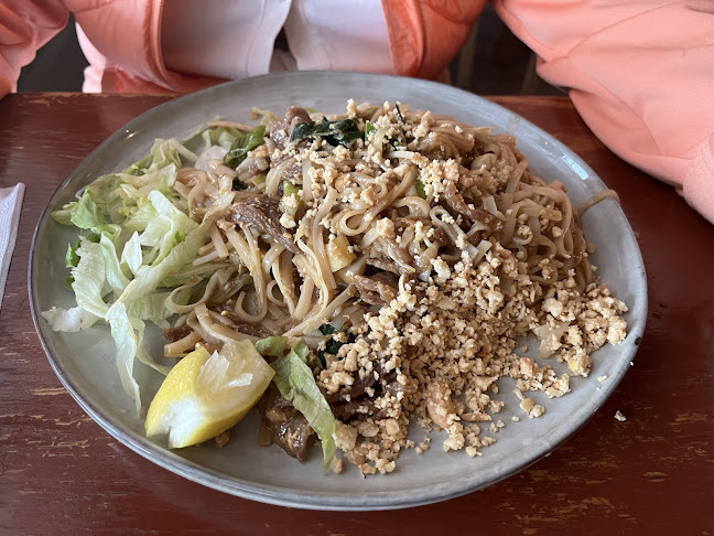 Thai Thai - Gastronomi och hotellverksamhet