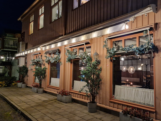 Bistro & Café Valvet - Gastronomi och hotellverksamhet