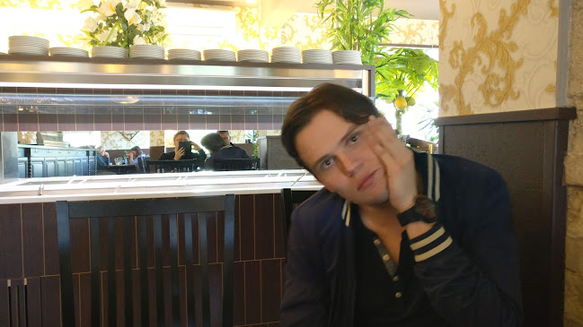 Asian House Restaurang Phone number