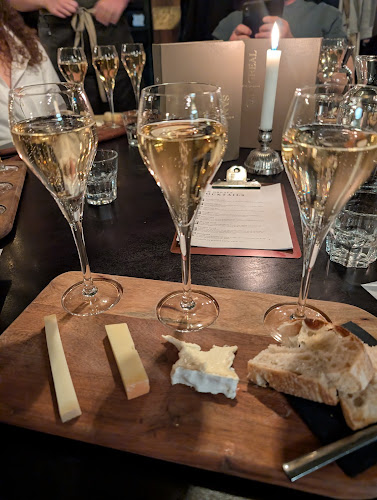 San Greal - Gastronomi och hotellverksamhet