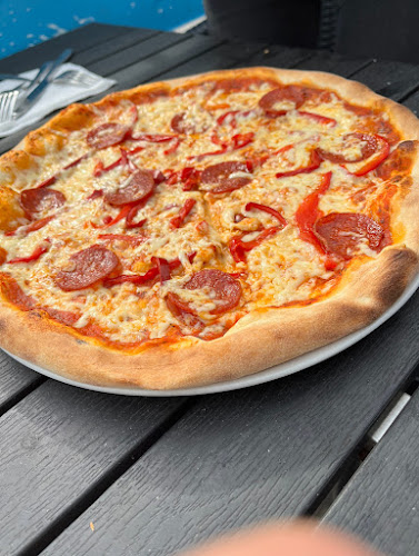 Opinii despre Pizzeria Triangeln în Ystad - Gastronomi och hotellverksamhet