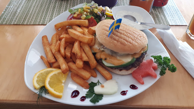 Moccacino - Gastronomi och hotellverksamhet