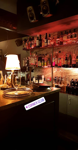 Comentarii opinii despre Corner Club Rescued by Sovel